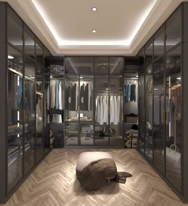 U Shaped Closet with Glass door