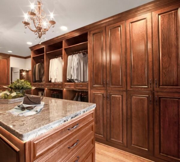 American style walk-in closet - Image 2