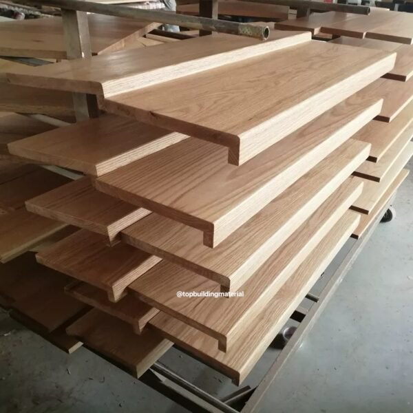 Vintage oak balustrade & tread - Image 2